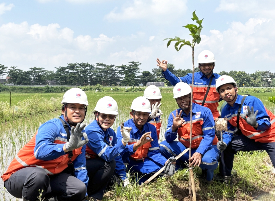 Peringati Hari Menanam Sejuta Pohon “Indocement Hijaukan Area Konservasi Mandeangin”