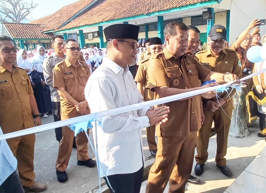Bupati Majalengka Resmikan Gedung Baru SMPN 1 Leuwimunding dari Banpres
