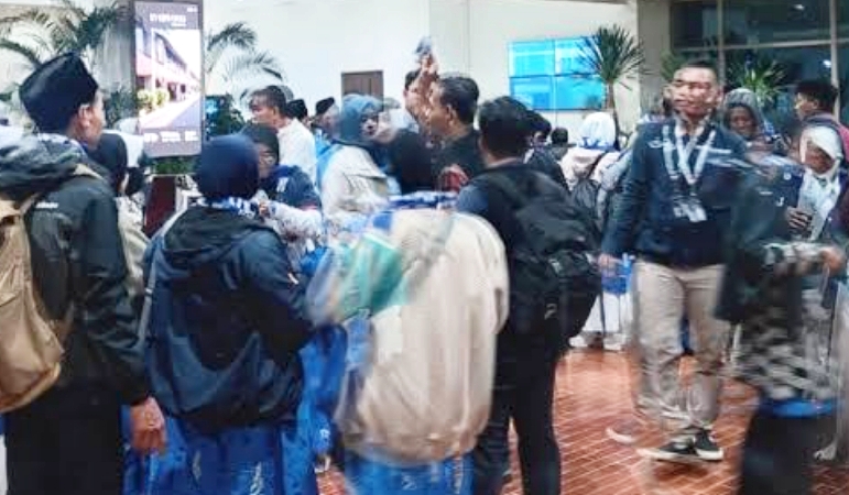 Visa Telat Terbit, 95 Jamaah Umrah Asal Kuningan Tertunda Berangkat ke Arab Saudi